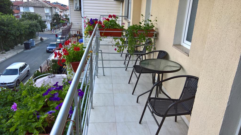 House Of Flowers Otel Ahtopol Dış mekan fotoğraf